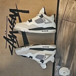 Military black jordan 4